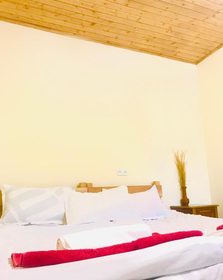 Guesthouse And Cottage Nicolo Stepantsminda Exterior foto