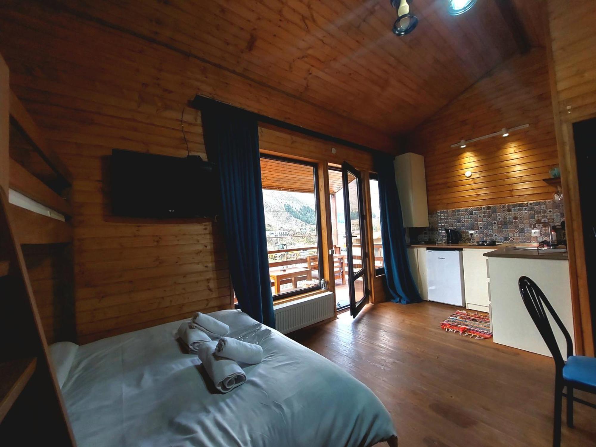 Guesthouse And Cottage Nicolo Stepantsminda Exterior foto