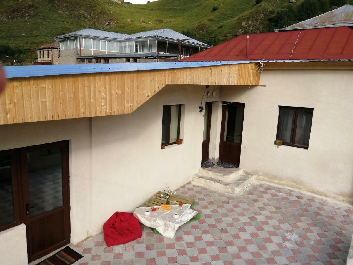 Guesthouse And Cottage Nicolo Stepantsminda Exterior foto